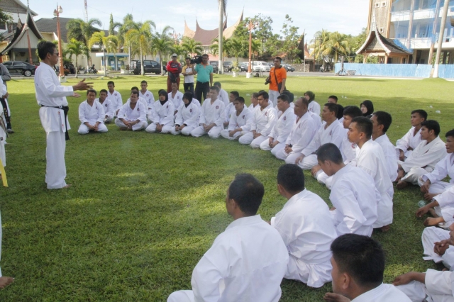 Gubernur Irwan Prayitno : Satpol PP Harus Bangun Diri Untuk Jadi Profesional