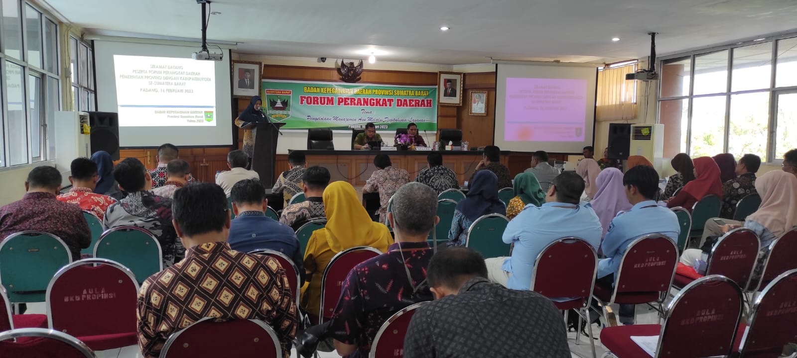 Kepala Badan Kepegawaian Daerah Prov. Sumatera Barat Membuka Acara Forum Perangkat Daerah